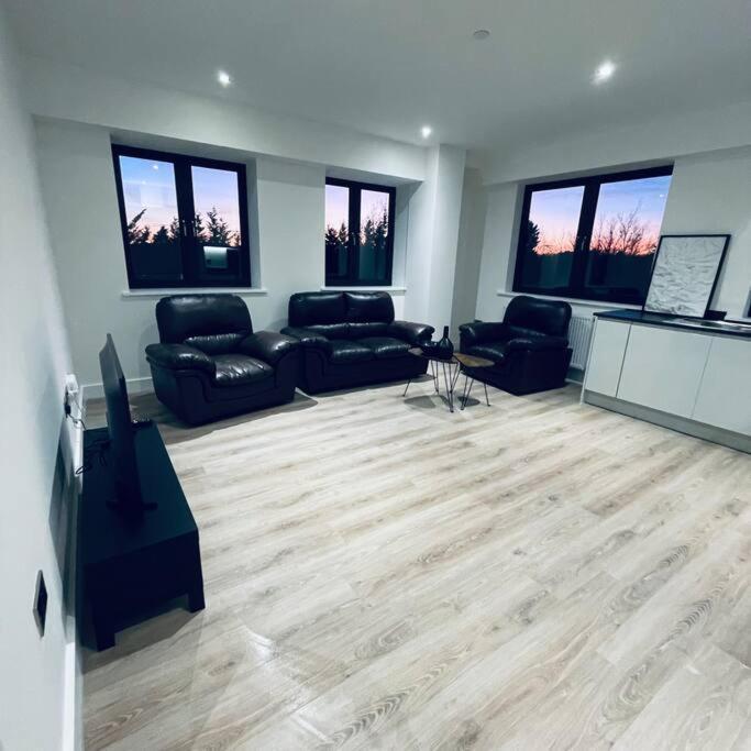 New One Bedroom Luxury Apartment In Solihull Esterno foto