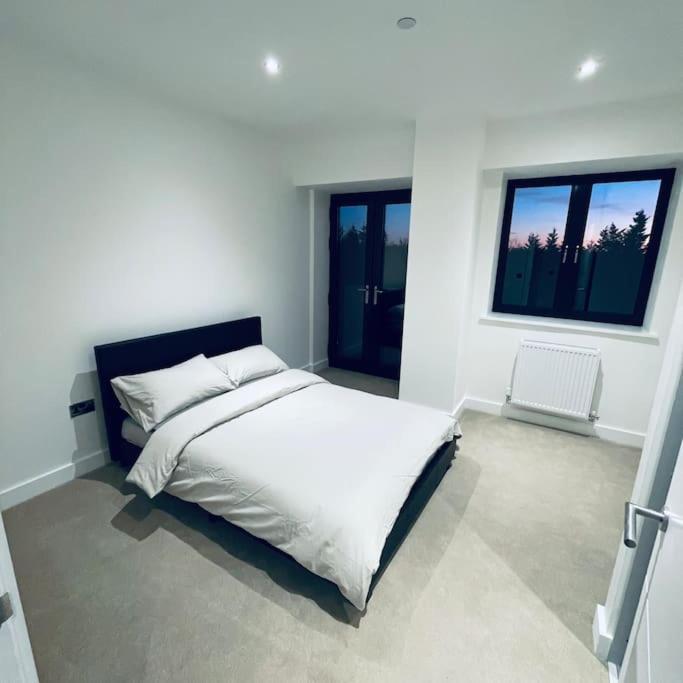 New One Bedroom Luxury Apartment In Solihull Esterno foto