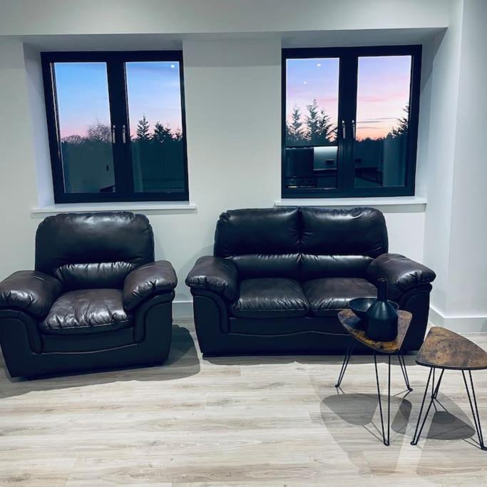 New One Bedroom Luxury Apartment In Solihull Esterno foto