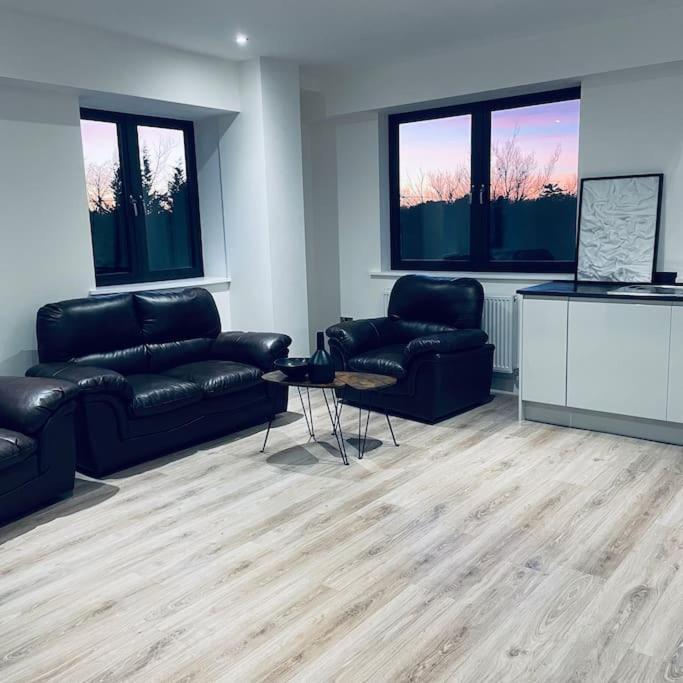 New One Bedroom Luxury Apartment In Solihull Esterno foto